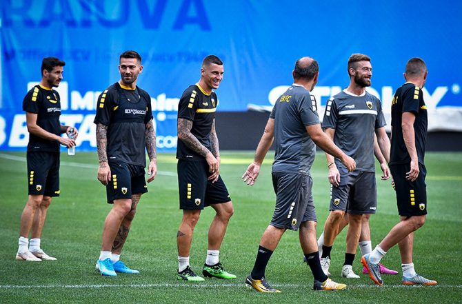 AEK TV: Η προπόνηση της ΑΕΚ στην Κραϊόβα
