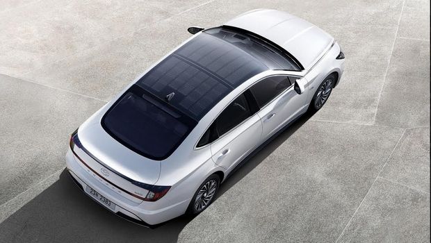 Το πρώτο αυτοκίνητο της Hyundai με ηλιακό πάνελ στην οροφή Το πρώτο αυτοκίνητο της Hyundai με ηλιακό πάνελ στην οροφή