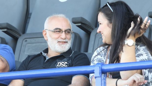 Ο σωσίας του Ιβάν Σαββίδη στο Ατρόμητος – ΠΑΟΚ