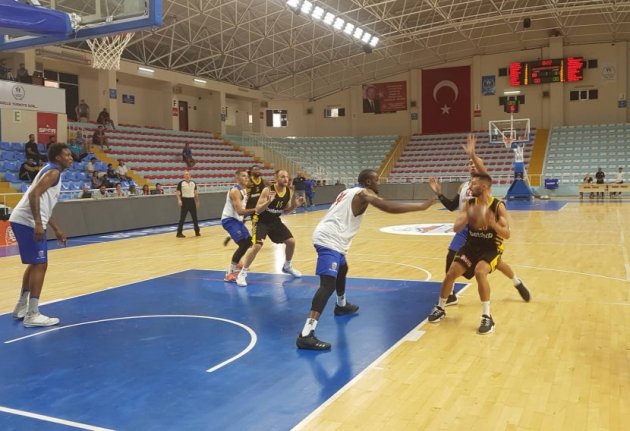 Κέρδισε το πρώτο φιλικό στην Πόλη η ΑΕΚ