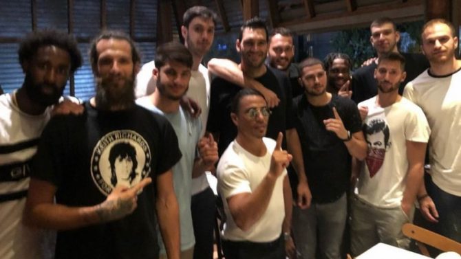 Η ΑΕΚ στο εστιατόριο του Nusret στην Κωνσταντινούπολη!