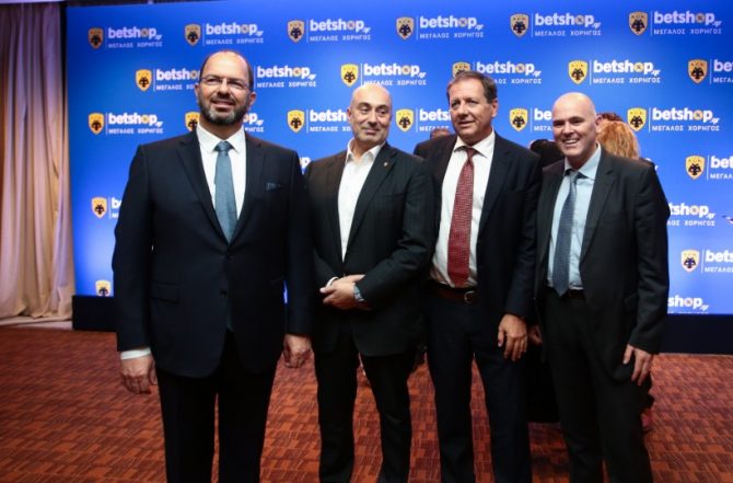 Αγγελόπουλος: «Οι τελευταίοι ελληνικοί θρίαμβοι έχουν κιτρινόμαυρο χρώμα» Αγγελόπουλος: «Οι τελευταίοι ελληνικοί θρίαμβοι έχουν κιτρινόμαυρο χρώμα»