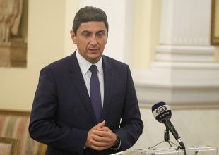 Κορονοϊός: Ανώτατο όριο 60 ατόμων σε κλειστούς και ανοικτούς αγωνιστικούς χώρους