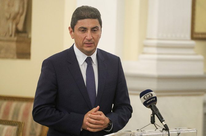 Κορονοϊός: Ανώτατο όριο 60 ατόμων σε κλειστούς και ανοικτούς αγωνιστικούς χώρους