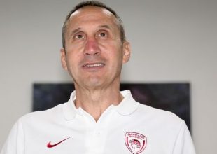 Μπλατ: “Θα ήμουν ευτυχισμένος εάν είχα παίκτη τον Γιάννη Αντετοκούνμπο”