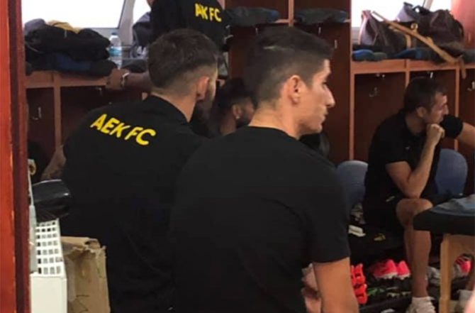 Ο Μάνταλος στα αποδυτήρια με τους συμπαίκτες του! (ΦΩΤΟ)