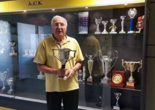Μπαμπανικολός: «Πήρε το αυτόγραφο και πήγε στον ΣΕΓΑΣ…»