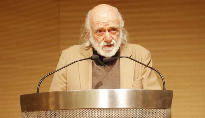 Πέθανε ο Νάνος Βαλαωρίτης