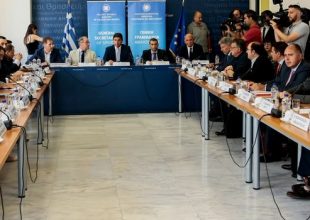 Nova: “Να απεμπλακεί η τηλεοπτική μετάδοση από τη λειτουργία του VAR”
