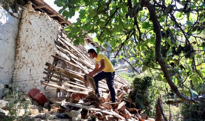 Σεισμός: Ανθρωπιστική βοήθεια στην Αλβανία έστειλε η Ελλάδα Σεισμός: Ανθρωπιστική βοήθεια στην Αλβανία έστειλε η Ελλάδα