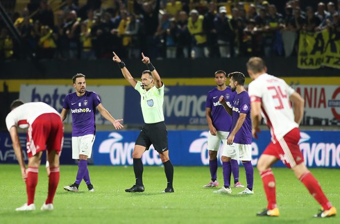 VARάτε… παλαμάκια