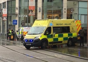 Mάντσεστερ: Επίθεση με μαχαίρι σε εμπορικό