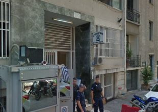 Κρατούμενος πήδηξε από τον 1ο όροφο του Α.Τ Κυψέλης για να αποδράσει