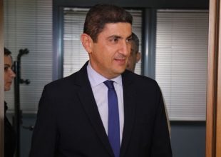 Ο Αυγενάκης αποφάσισε την απαγόρευση των οργανωμένων μετακινήσεων οπαδών του «BIG4»