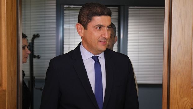 Ο Αυγενάκης αποφάσισε την απαγόρευση των οργανωμένων μετακινήσεων οπαδών του «BIG4»