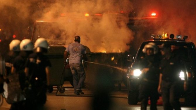 Μπρέσια – Βοϊβοντίνα: Αλβανική σημαία, ντου και διακοπή