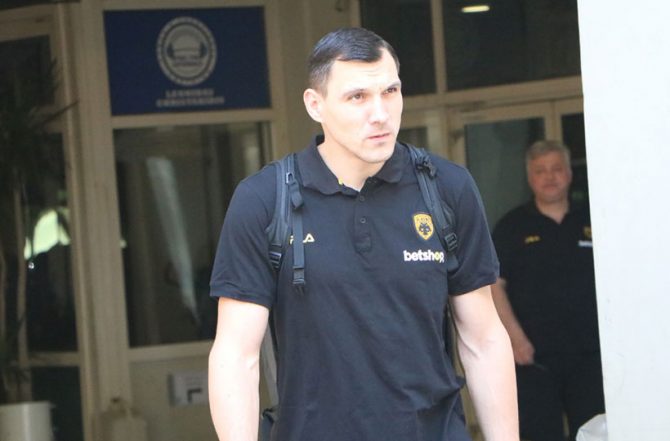 Φωτογραφίες απ’ την αναχώρηση της Βασίλισσας