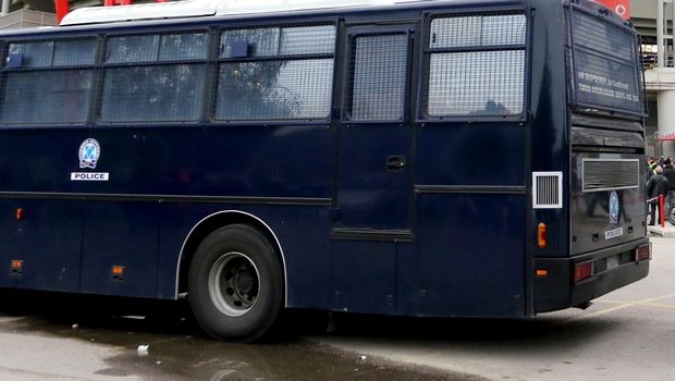 Ολυμπιακός – Μπάγερν: Ένταση μεταξύ οπαδών στον ηλεκτρικό του Πειραιά