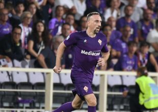 Διέψευσε τα σενάρια περί Ριμπερί η ΑΕΚ