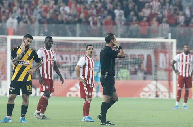 Βαρούχας: «Δεν ήταν κακή η διαιτησία στο ντέρμπι»