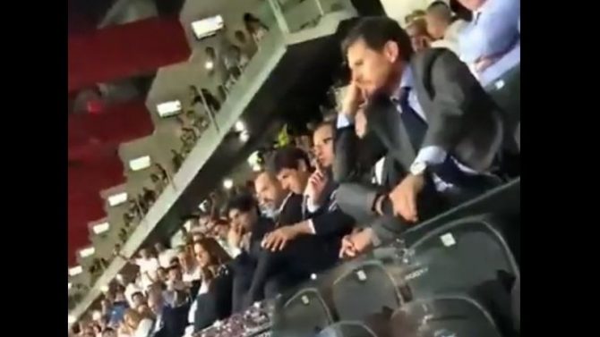 Tο Μεστάγια έβριζε τον πρόεδρο της Βαλένθια και αυτός έκανε νόημα να σωπάσουν (VIDEO)