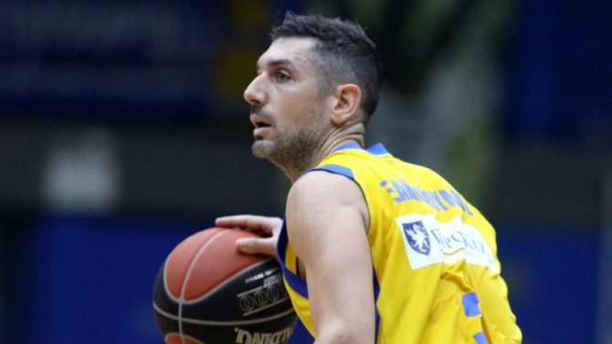 Ξανθόπουλος: 407 παιχνίδια, 500 κλεψίματα