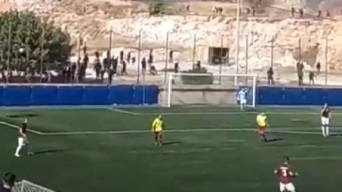 Επεισόδια ανάμεσα σε οπαδούς Ιωνικού και Προοδευτικής στη Νεάπολη (VIDEO)