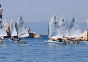 Προηγούνται οι Έλληνες στο “29ο Athens international sailing week”
