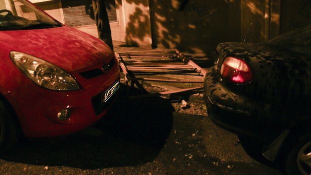 Δεκαέξι συλλήψεις για τα επεισόδια στου Ζωγράφου, σοκάρουν τα πολεμοφόδια Δεκαέξι συλλήψεις για τα επεισόδια στου Ζωγράφου, σοκάρουν τα πολεμοφόδια