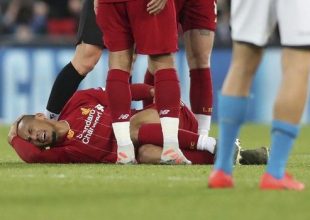 Λίβερπουλ: Με προστατευτική μπότα ο Φαμπίνιο, αγωνία για Κλοπ