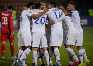 Ομορφαίνει όλο και περισσότερο η… νεανική Εθνική!