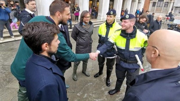 H εθνική Ιταλίας στο πλευρό των πλημμυροπαθών στην Βενετία