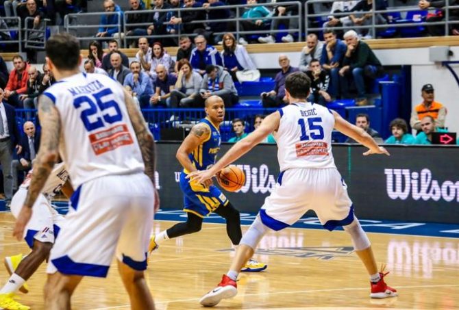 Μόρναρ Μπαρ – Περιστέρι 65-73: Διπλό με ανατροπή το Περιστέρι