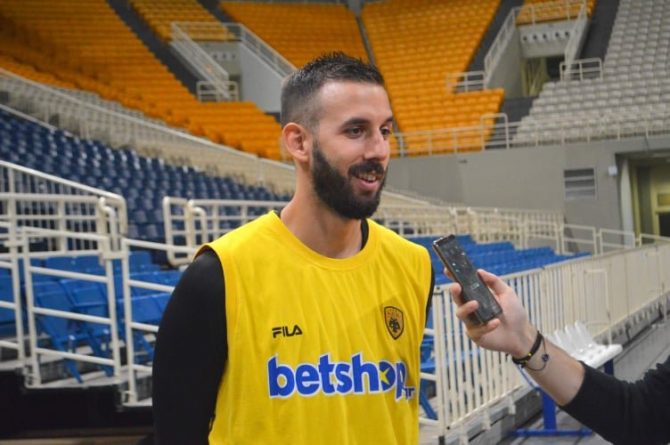 Γιάνκοβιτς: «Η ΑΕΚ είναι μεγάλη ομάδα, στόχος να δείχνω τις δυνατότητες μου»