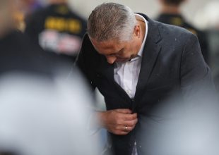 Όποιος φοβάται, παίρνει… σκύλο