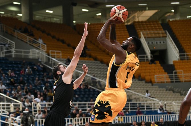 Πρώτος στο σκοράρισμα στο BCL ο Λάνγκφορντ