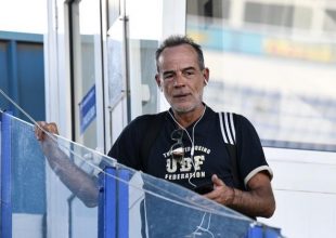 Δούκας για Ολυμπιακό: «Κλάματα, επιστολές διαμαρτυρίας και σκηνοθετημένες παραστάσεις»