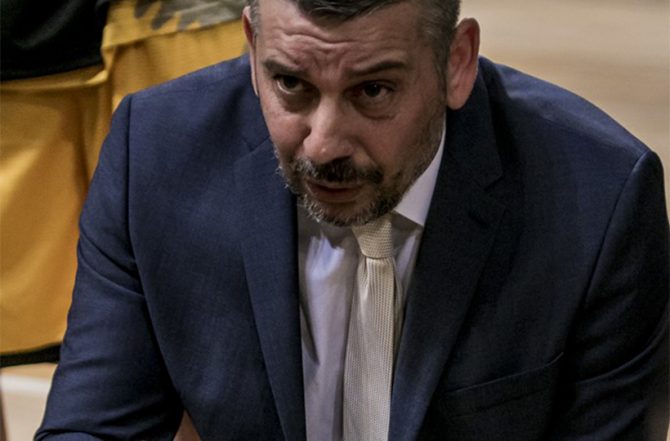 Παπαθεοδώρου: «Πιστέψαμε πως είμαστε κάτι παραπάνω από αυτό που είμαστε»