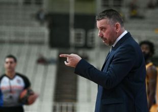Ειρωνικός Παπαθεοδώρου: “Μας φαγατε για τον πόιντ γκαρντ, τον παίρνουμε για να ακολουθήσουμε τη λογική σας”