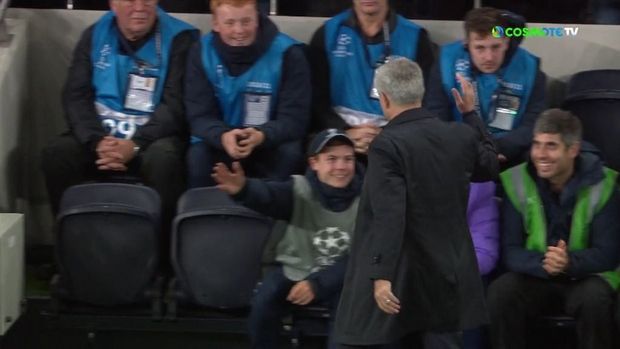 Ballboy του Τότεναμ – Ολυμπιακός: “Μου έφτιαξε τη ζωή ο Μουρίνιο”