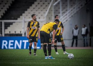 Συμπλήρωσε κάρτες ο Σιμόες