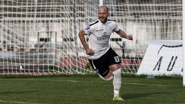Football League: Χέρι-χέρι στην κορυφή Ιωνικός και Τρίκαλα