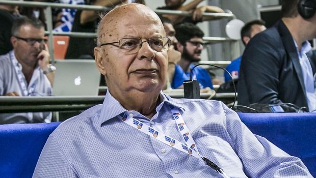 Ο άφαντος Βασιλακόπουλος κατηγορεί την ΑΕΚ για γραφικότητα!