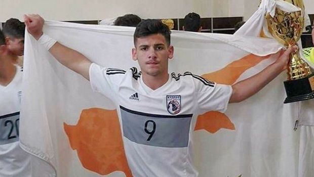 Κοιτάει τον 16χρονο Ζευκή η ΑΕΚ