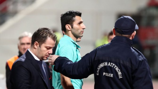 Διαιτητές Super League: “Κανείς δεν θέλει να γυρνά σπίτι του κοιτάζοντας τριγύρω”