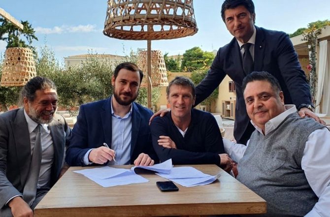Η στιγμή των υπογραφών με Καρέρα! (ΦΩΤΟ)