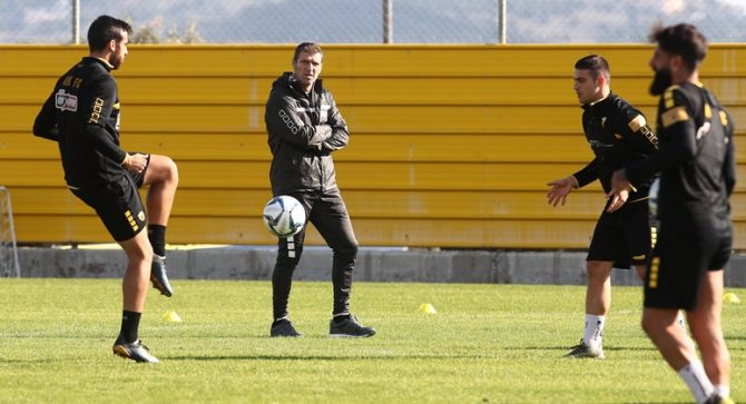 AEK TV: Η «πρώτη» του Μάσιμο Καρέρα (VIDEO)