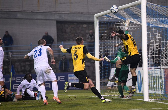 Κόλλησε στο μηδέν στη Λαμία