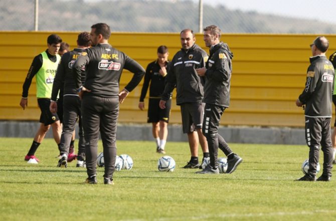 «Εκτός» Λόπες, Παουλίνιο και Ολιβέιρα