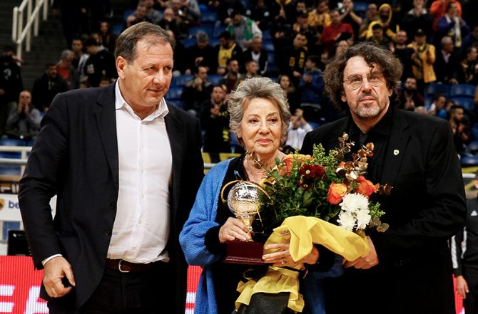 Η βράβευση στη μνήμη του Λουκά Μπάρλου (VID)